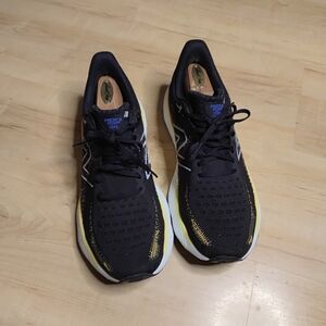 New Balance Fresh Foam X1080 V12 Black and Yellow Athletic Shoes Sz 10.5D.